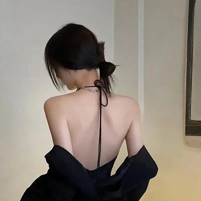 女魔